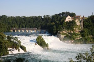 Sehenswürdigkeiten am Bodensee: Rheinfall Neuhausen